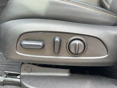 Used 2024 Chevrolet Equinox Premier image 14