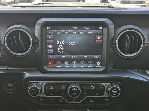 Used 2022 Jeep Wrangler Unlimited Sahara AWD/4WD image 18
