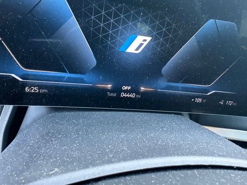 Used 2026 BMW iX xDrive45 w/ Premium Package AWD/4WD image 9