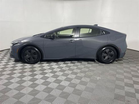 Used 2024 Toyota Prius Prime FWD image 4