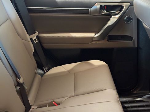 Used 2023 Lexus GX 460 Premium image 13