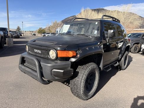 Used 2012 Toyota FJ Cruiser Base image 2
