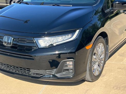 Used 2025 Honda Odyssey Touring image 4