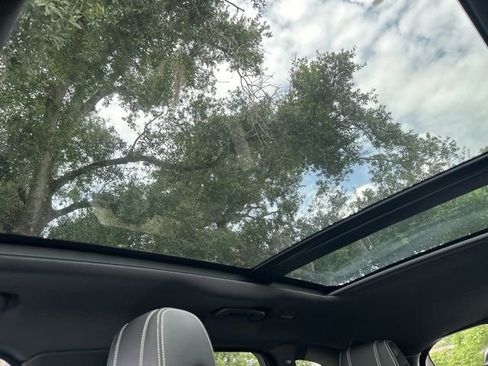 Used 2019 Land Rover Range Rover Velar R-Dynamic SE AWD/4WD image 13