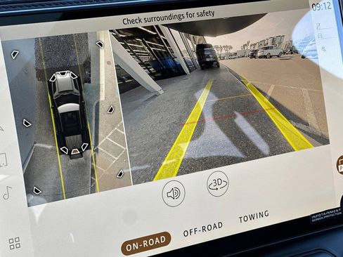 New 2026 Land Rover Defender 110 X-Dynamic SE AWD/4WD image 20