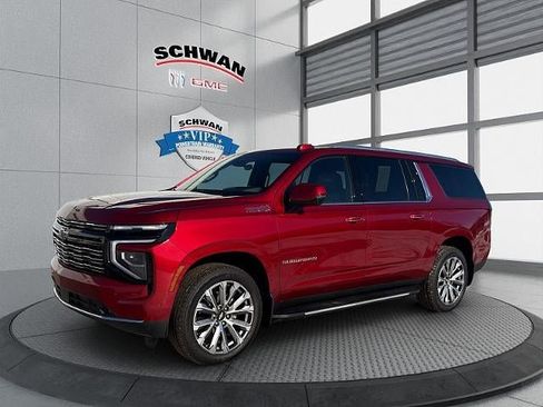 Used 2025 Chevrolet Suburban High Country image 8