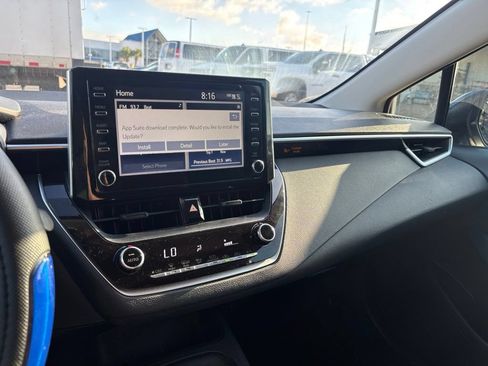Used 2020 Toyota Corolla LE FWD image 13