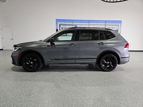 Certified 2023 Volkswagen Tiguan SE R-Line FWD image 5