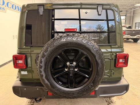 Used 2022 Jeep Wrangler Unlimited Sahara image 6