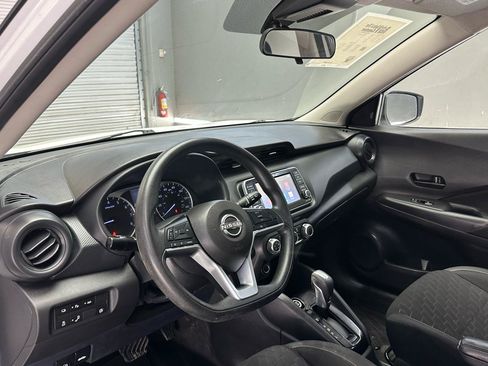 Used 2022 Nissan Kicks S FWD image 18