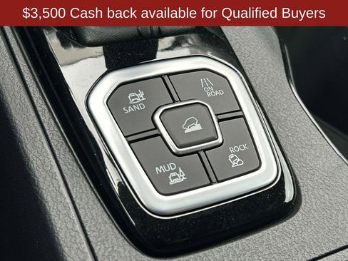 New 2026 Nissan Frontier SV w/ All-Weather Content Package AWD/4WD image 32