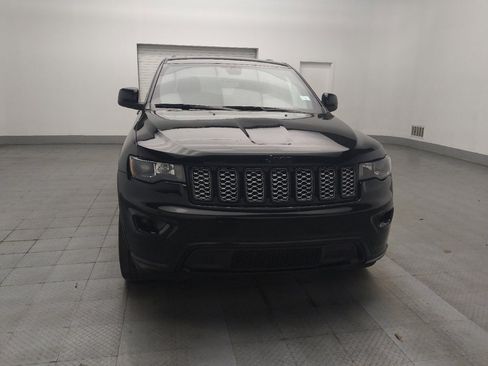 Used 2020 Jeep Grand Cherokee Altitude image 14