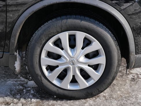 Used 2015 Nissan Rogue S image 15