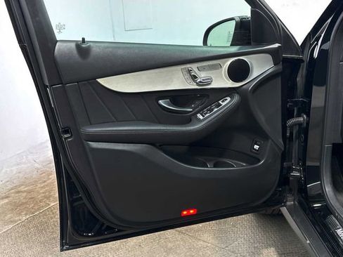 Used 2020 Mercedes-Benz GLC 300 image 23