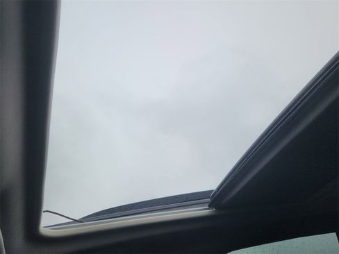 Used 2020 Subaru Forester Premium image 24