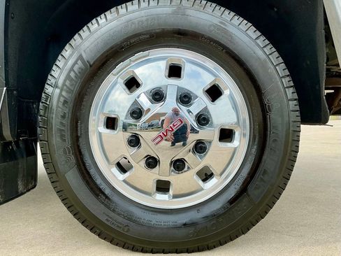 Used 2024 GMC Sierra 3500 SLT w/ SLT Premium Package AWD/4WD image 21