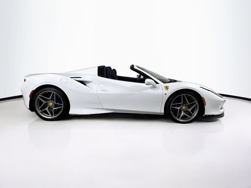 Certified 2022 Ferrari F8 Tributo RWD image 8