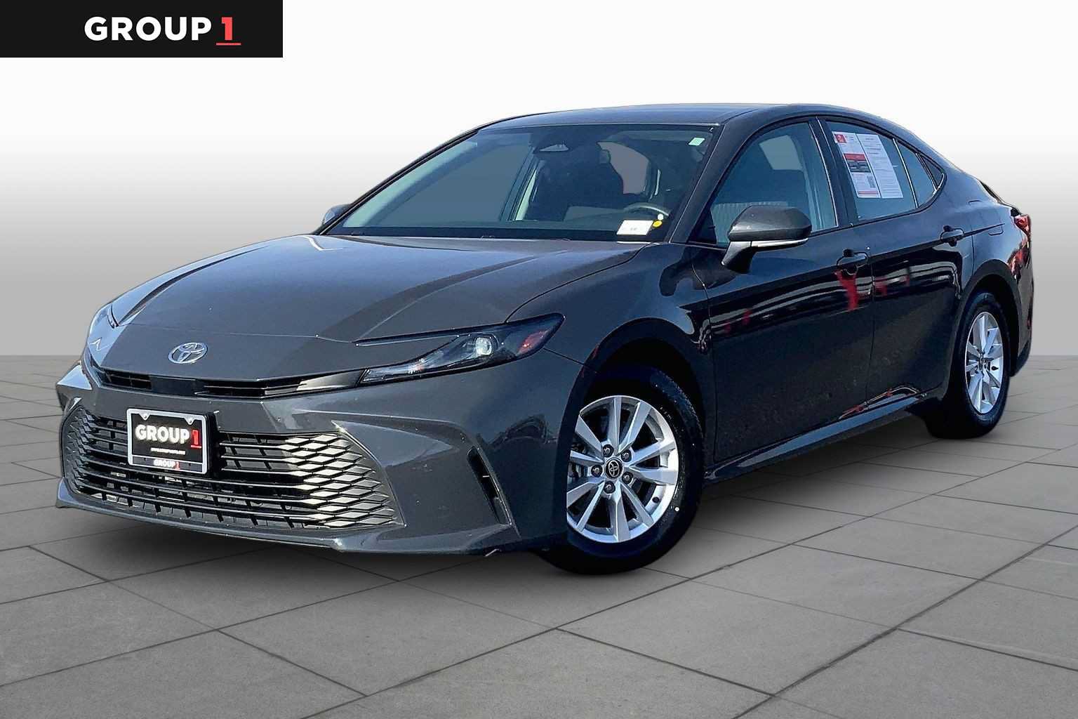 Used 2025 Toyota Camry LE FWD image 1