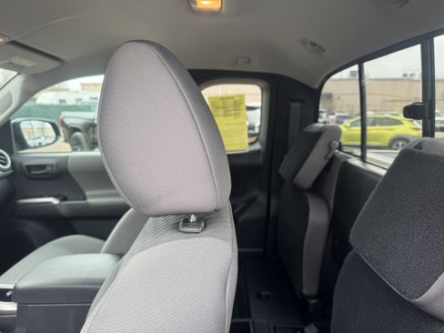 Used 2022 Toyota Tacoma SR5 image 15