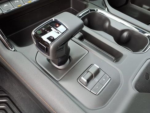 New 2026 GMC Sierra 1500 AT4 w/ Technology Package AWD/4WD image 32