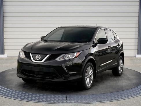 Used 2018 Nissan Rogue Sport S w/ S Appearance Package image 3