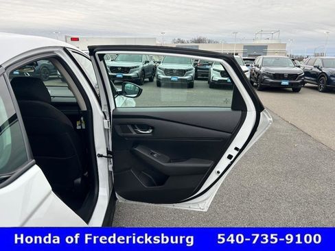 Used 2025 Honda Accord SE image 17