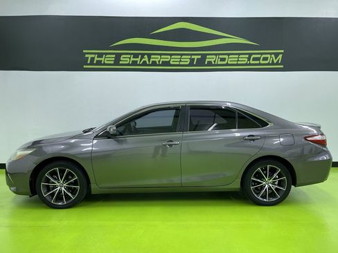 Used 2016 Toyota Camry XSE image 6