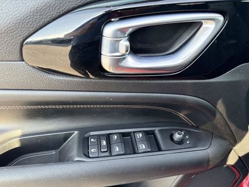 Used 2022 Jeep Compass Limited image 19