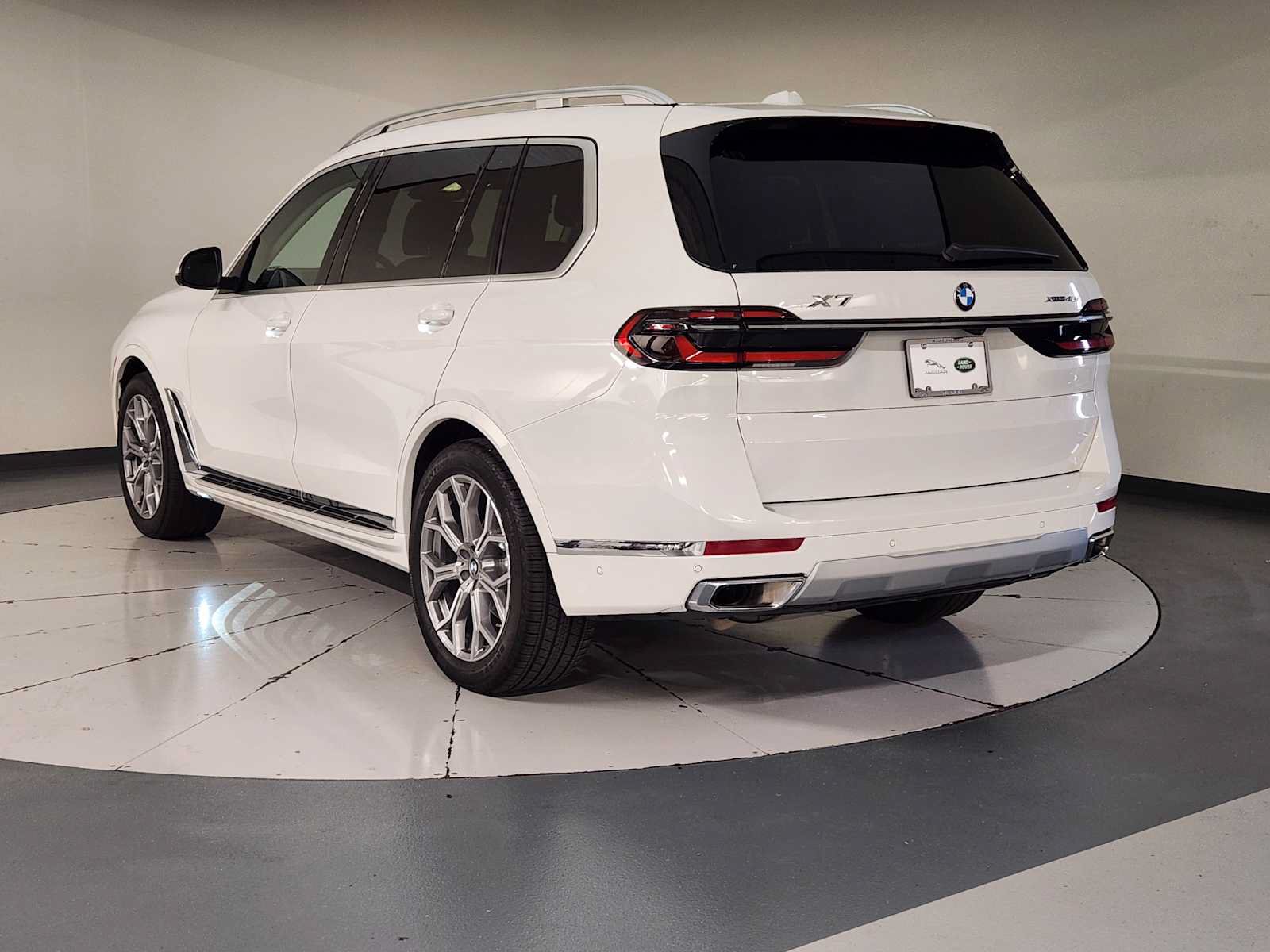 Used 2026 BMW X7 xDrive40i AWD/4WD image 6