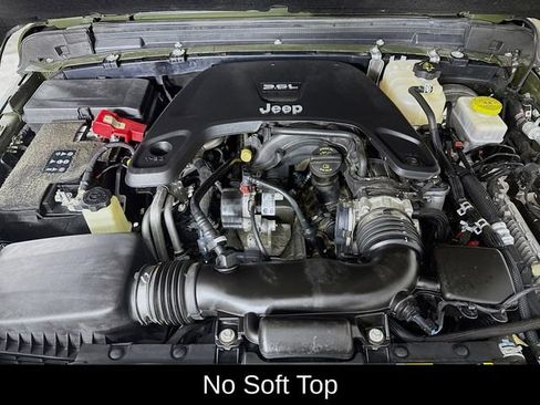 Used 2021 Jeep Wrangler Unlimited Islander image 29