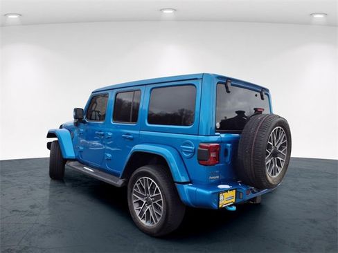 Used 2023 Jeep Wrangler Unlimited Sahara image 11