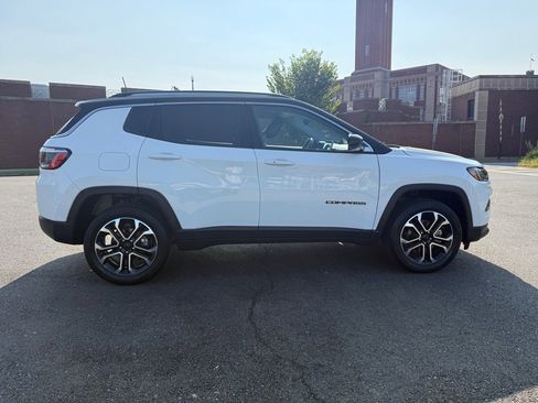 Certified 2022 Jeep Compass Limited image 5