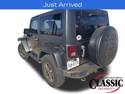 Used 2017 Jeep Wrangler Sahara image 11