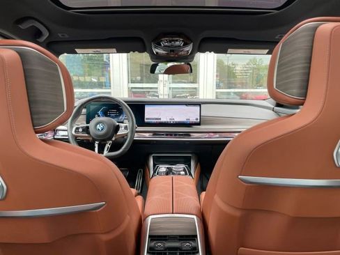 Used 2024 BMW 750e xDrive AWD/4WD image 36