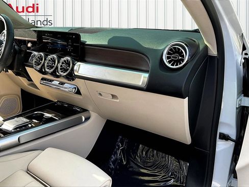 Used 2023 Mercedes-Benz GLB 250 4MATIC image 26