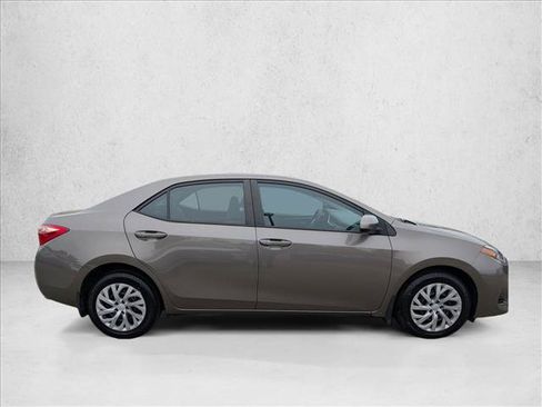Used 2018 Toyota Corolla LE FWD image 4