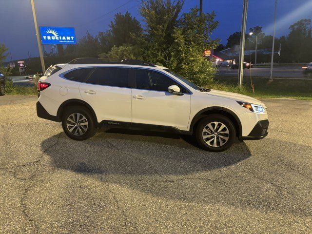 Certified 2022 Subaru Outback Premium AWD/4WD image 9