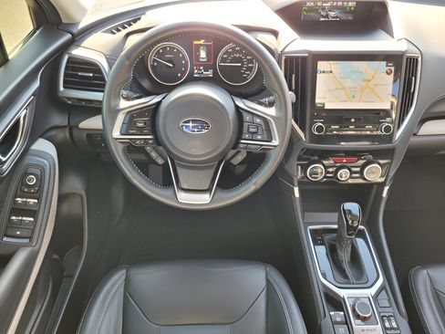 Used 2023 Subaru Forester Limited image 12