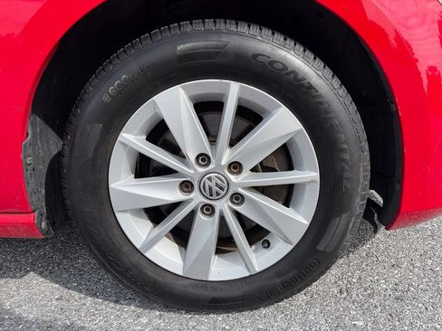 Used 2016 Volkswagen Golf S FWD image 28
