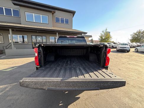 Used 2020 Chevrolet Silverado 1500 LT Trail Boss w/ Midnight Edition AWD/4WD image 8