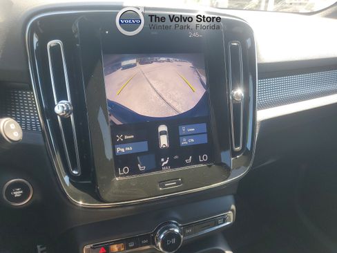 Used 2020 Volvo XC40 T5 R-Design AWD/4WD image 23