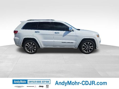 Used 2017 Jeep Grand Cherokee Overland AWD/4WD image 3