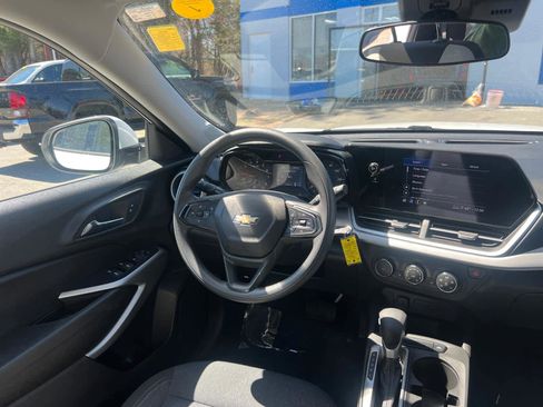 Certified 2024 Chevrolet Trax LS w/ LS Convenience Package FWD image 35