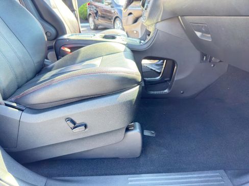 Used 2019 Dodge Grand Caravan GT w/ Safety Sphere Group FWD image 33