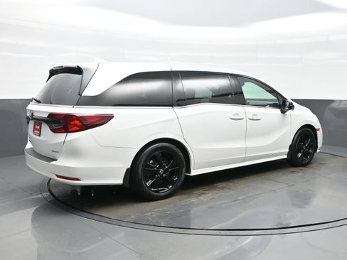 Used 2023 Honda Odyssey Sport image 6