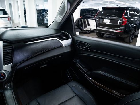 Used 2019 GMC Yukon XL SLT image 11