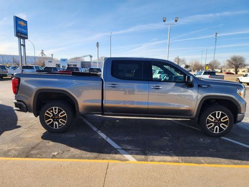 Used 2021 GMC Sierra 1500 AT4 w/ AT4 Value Package image 4