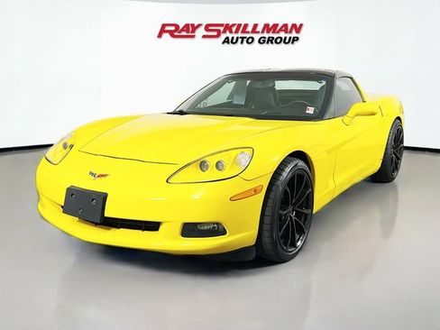 Used 2007 Chevrolet Corvette Coupe w/ Preferred Equipment Group RWD image 3