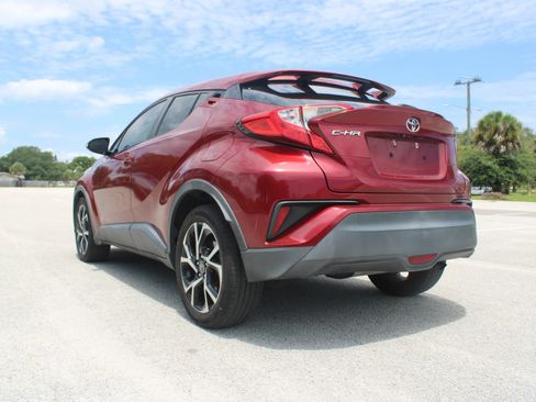 Used 2018 Toyota C-HR XLE FWD image 6