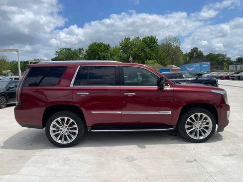 Used 2017 Cadillac Escalade Luxury RWD image 4